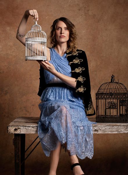 FRANK LÜBKE photographs the ‘HER STORY’ campaign for AVON Cosmetics with 12 inspiring women who share their personal stories