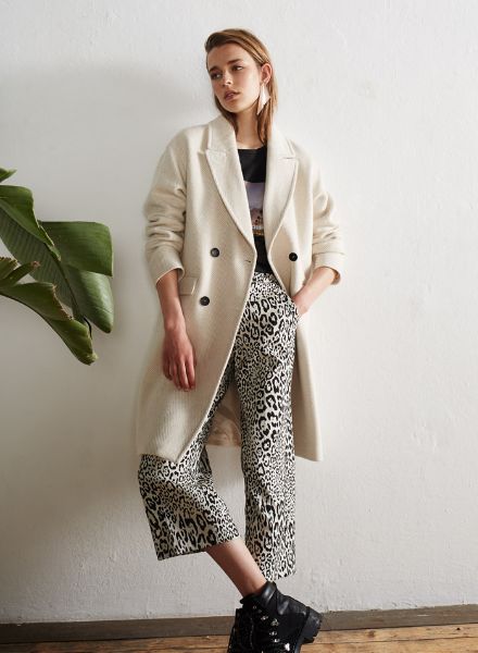 Model Meret Zoet in the SET Fashion 2020 Lookbook – photos by Johannes GRAF c/o HILLE PHOTOGRAPHERS