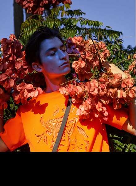 “Art of Travel” – KENT & CO PRODUCTIONS produces the Spring/Summer 2020 Menswear campaign for LOUIS VUITON with photographer Viviane Sassen in Tangier and Chefchaouen