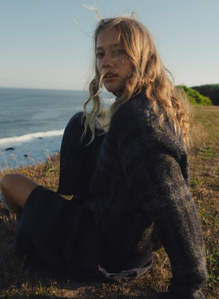 CLOSED OFFICIAL 'Seaside Green Collection' Autumn/Winter 2020 mit Zippora Seven, fotografiert von Terence Connors, mit Postproduktion von RETOUCHED STUDIOS