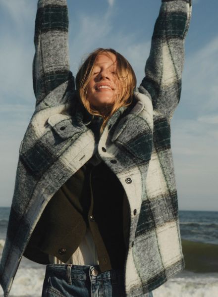 CLOSED OFFICIAL 'Seaside Green Collection' Autumn/Winter 2020 mit Zippora Seven, fotografiert von Terence Connors, mit Postproduktion von RETOUCHED STUDIOS