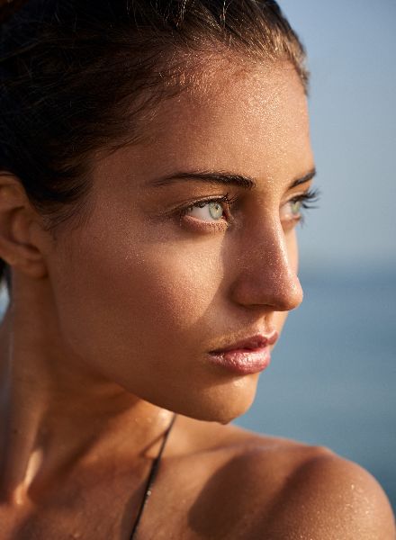'Divine Female Power' - Paulina Maria H im Wicked Game Magazine, sinnlich inszeniert von ASTRID M. OBERT am italienischen Strand