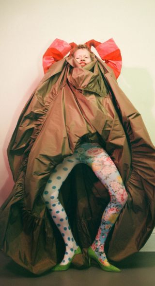 Bex DAY c/o MAKING PICTURES fotografiert das Model Suzi Leenaars für das Mode-Editorial 'Castles in the air', erschienen im japanischen LULA Magazin, Styling Mana Yamamoto