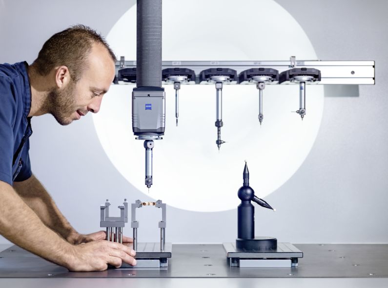 SCANDERBEG SAUER accompanies the manufacturing process of chronograph AUDEMARS PIGUET Code 11.59 photographically