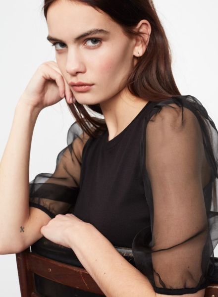 THE PINK WAVE Lookbook Herbst/Winter 2020 - Johannes GRAF c/o HILLE PHOTOGRAPHERS fotografiert Model Nina Marker für SET Fashion, H&M Sabine Heberle