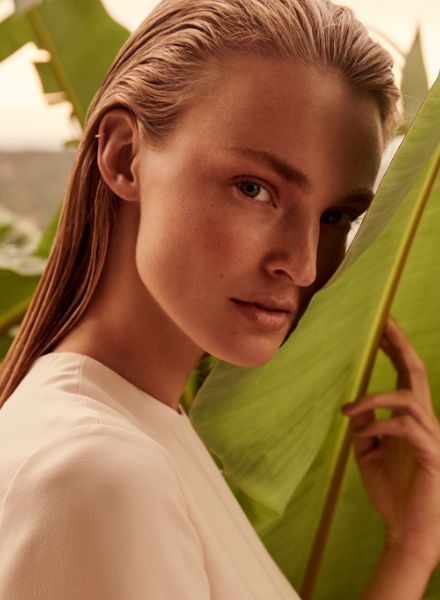 ANDREAS ORTNER photographs supermodel Ymre Stiekema for the cover story of the beauty supplement in Turkish HARPER’S BAZAAR November ‘20 on the Greek island of Zakynthos, Styling: Pia Leonie Knoll, H&M: Marita Politou