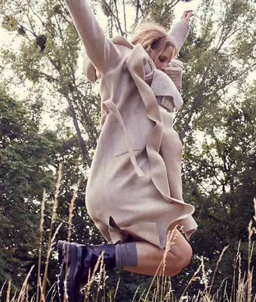 Sandra Weimar c/o GHP fotografiert 'A Day at Swan Lake' für das Mag GREEN LIFESTYLE - Hair & Makeup Gaye HIETTE c/o BIGOUDI
