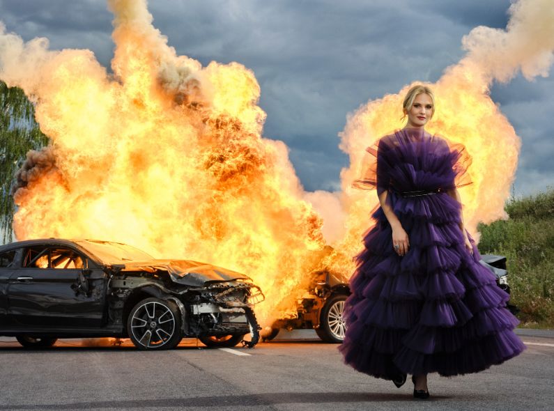 PHILIPP RATHMER : portrays ‘Alarm for Cobra 11’ commissioner Pia Stutzenstein in action for BUNTE