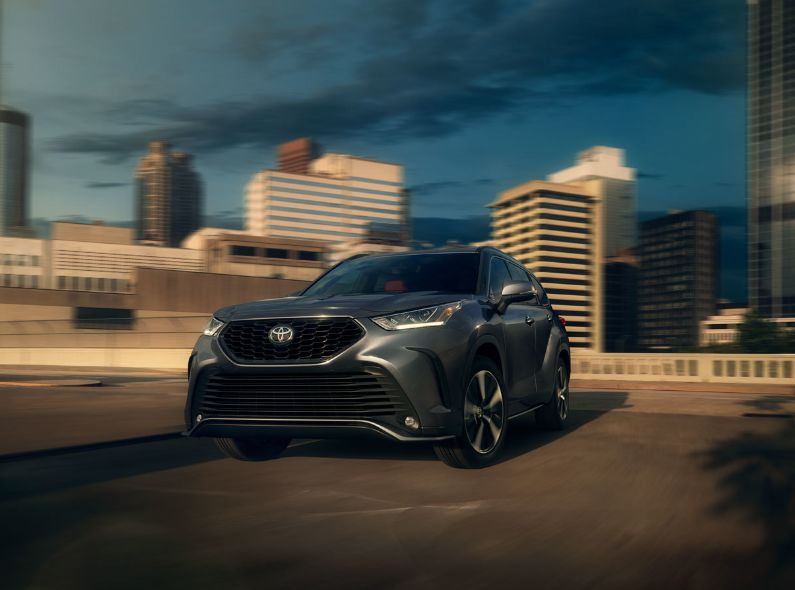 TOYOTA HIGHLANDER 2021 – photographed by transportation photographer MATTHEW JONES in cooperation with Saatchi & Saatchi USA and Recom Farmhouse, New York