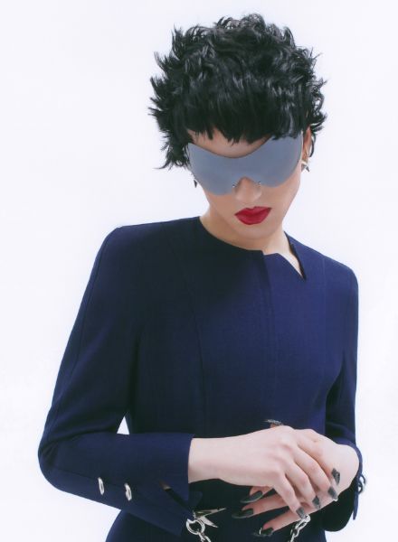 BASICS BERLIN : High glam meets mega drama! Berlin drag queen Chloe Waldorf presents her Thierry Mugler vintage looks ‘The Label Archive’ in Deutsch VOGUE