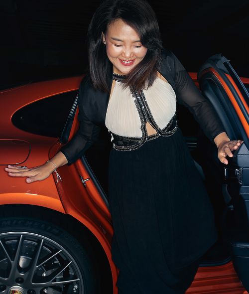ANKE LUCKMANN : with the PORSCHE PANAMERA 4S E-Hybrid and musician Yun-Jin Cho, first violinist of the famous Gewandhaus Orchestra, through the music city of Leipzig