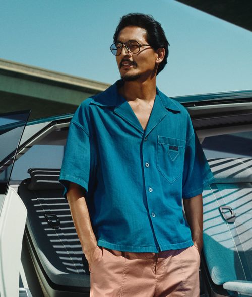 ‘IONIQ, In Charge of Tomorrow’ – Damien DE BLINKK c/o EMEIS DEUBEL photographs the global HYUNDAI IONIQ launch campaign on commission for the agency Jung von Matt / Neckar on a film set in the Ukraine