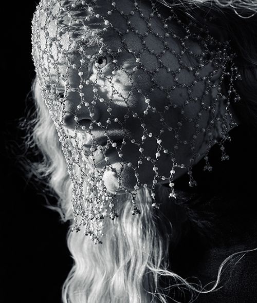 ‘Blackbird’ editorial with Anne Zarske photographed by Verena KNEMEYER c/o DOUBLE T PHOTOGRAPHERS for HARPER’S BAZAAR VIETNAM