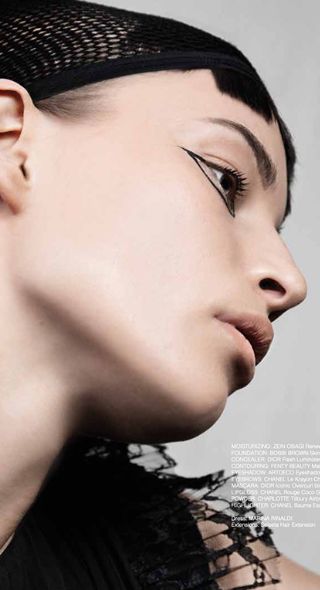 Hair für 'On The Seaside' des L'OFFICIEL BRAZIL Mags und Hair & Makeup für 'Line Up', zu sehen im APPROVED Mag - zwei Editorials von Suzana SANTALAB c/o BIGOUDI auf GoSee.NEWS