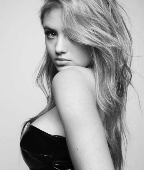 RANKIN X LENI KLUM – the famous emerging model from the Klum family in front of the camera of star photographer RANKIN for HUNGER MAGAZINE