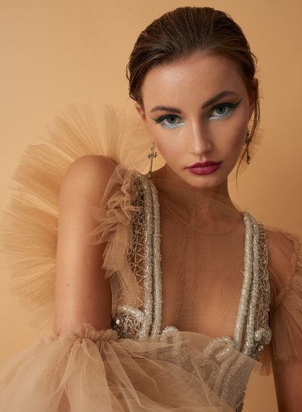 ‘FRIDAY 10 O’CLOCK’ - Ammy Berent photographs model Line Holpert for FLANELLE magazine - hair & make-up by Kevin BETE c/o les ARTISTS by Josef Stockinger
