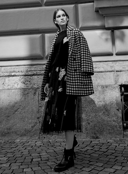 SACHA TASSILO HöCHSTETTER presents fashion editorials for L’OFFICIEL BRAZIL with Elena Deger and a Silhouette Eyewear special for SPECTR MAG plus the F/W campaign for B&G photographed at Literaturhaus, Munich