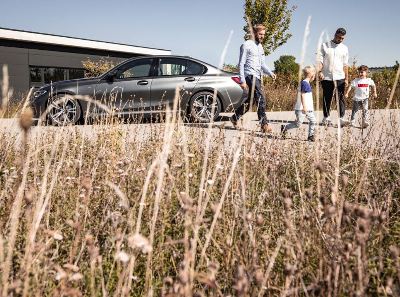 Jan VAN ENDERT c/o NERGER M&O fotografiert mit seiner Leica für BMW und die Agentur territory mit AD Franziska Goppold und AB Angela Barilaro die auf GoSee gezeigte 'Child’s Play' Story