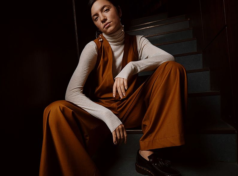 ‘Dans la Bibliothèque’ fashion editorial by Verena KNEMEYER c/o DOUBLE T