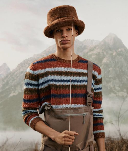 In- & outdoors with up-and-coming male model Philip Adomako – SALLYHATESWING presents you the editorial ‘Gone Fishing’, photographed for ICONIC Management