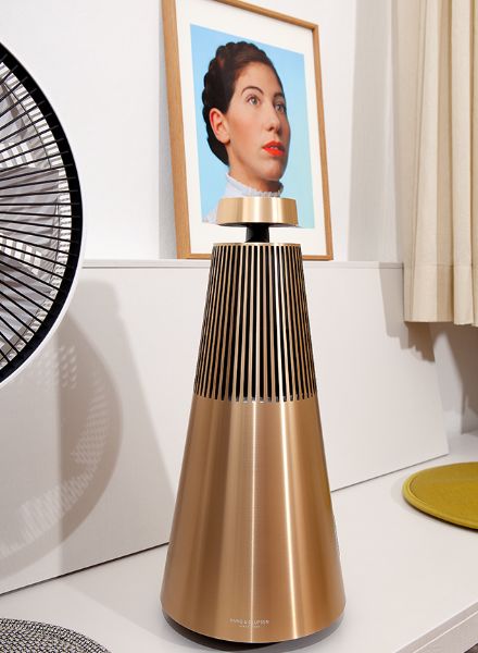 Kopfhörer, Lockenstab und andere elektronische Begleiter mit Herz und Seele - STUDIO LIKENESS c/o KLAUS STIEGEMEYER gibt Gadgets ein Gesicht für das ZEIT MAGAZIN