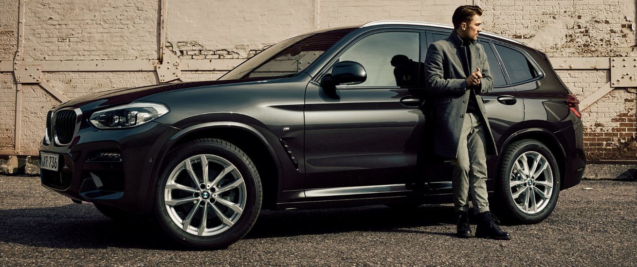 BMW X3 – staged with athletic flair in personal work by transportation photographer THILO SICHENEDER