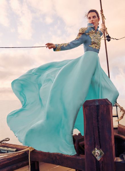 Fernando GOMEZ c/o ROCKENFELLER & GÖBELS photographs model Elena Korotich for L’OFFICIEL Russia, styling by Roma Lansky, hair & make-up by Rosa Matilla