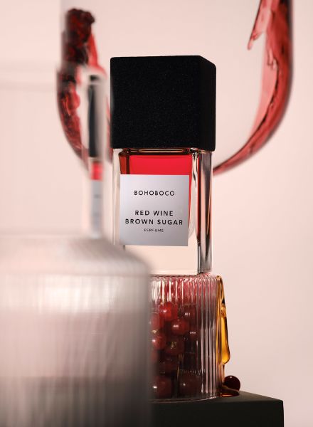 Red Wine, Brown Sugar – photographer Sam HOFMAN c/o MAKING PICTURES captures the essence of BOHOBOCO Perfumes in his photos for RAKES SENSE magazine ... plus the launch of a North American office, a new website plus a job offer on GoSee.NEWS