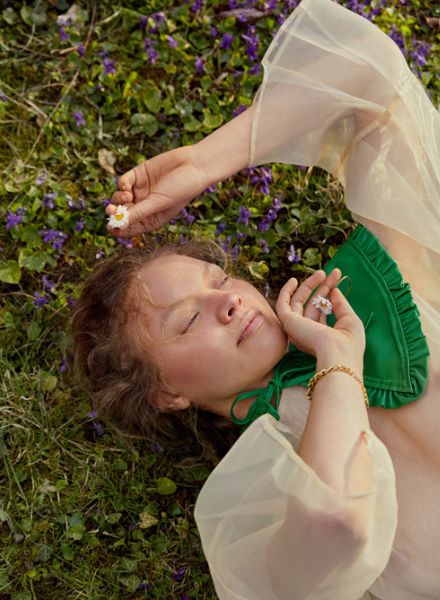 Textile Stills, Props, Fashion - Kurz-Interview und Portfolio der Stylistin CAETHE KLEIN für Euch auf GoSee.NEWS