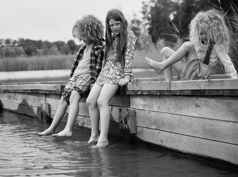 'Born in the USA' - Kid's Fashion Editorial mit Fashion Resale Vintage Styles fotografiert von LISE ANNE MARSAL für das französische SWEET MAGAZINE