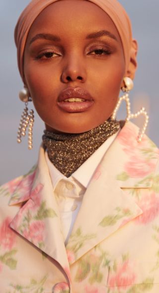 Ben Lamberty c/o Klaus Stiegemeyer fotografierte Model Halima für die ELLE Singapore - retouched by RETOUCHED STUDIOS, Makeup Christopher Ardoff, Creative Director Jack Wang, Editorial Director Julius Wong