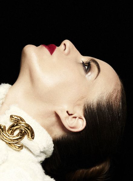 'Éléments de Style' CHANEL X SÉDUCTION MAGAZINE - Beauty Editorial mit CLEO c/o LOUISA MODELS von Katia Wik
