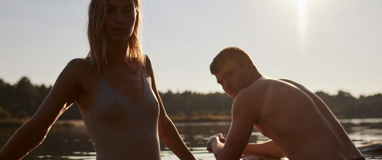 Lifestyle motifs with Hanny and Tim, who are also a couple in ‘real’ life. Late summer, light,... personal work photographed by Timotheus THEISEN c/o DOUBLE T PHOTOGRAPHERS