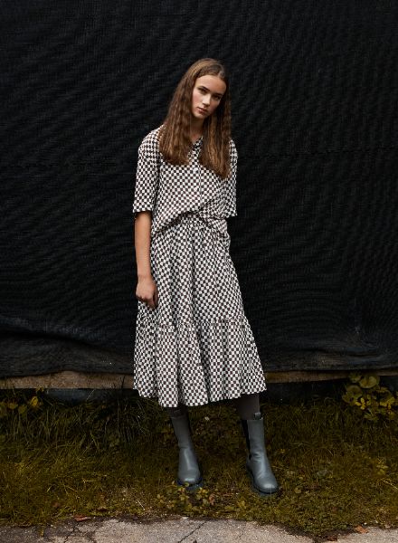 Dreamlike Fall/Winter ‘21-’22 looks ... – Ramona Reuter photographs model Emma for VOGUE Ukraine Online