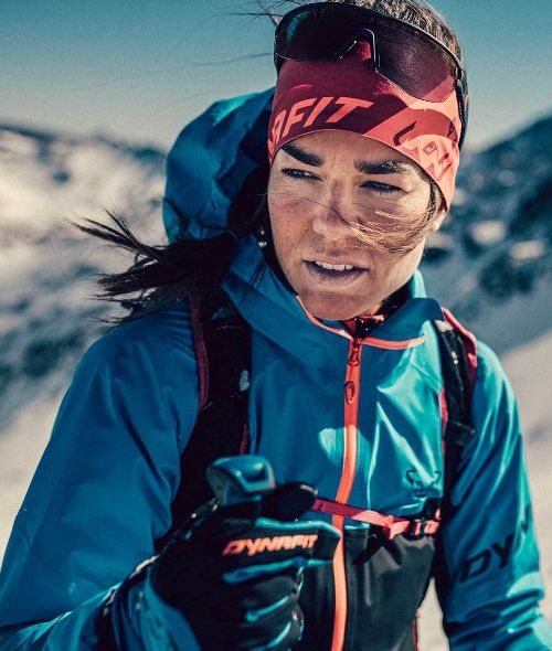 Carving - Auf scharfen Kanten über die Piste! MICHAEL MUELLER fotografiert die Faszination Wintersport an traumhaften Wintertagen für Mode & Lifestyle Kunden
