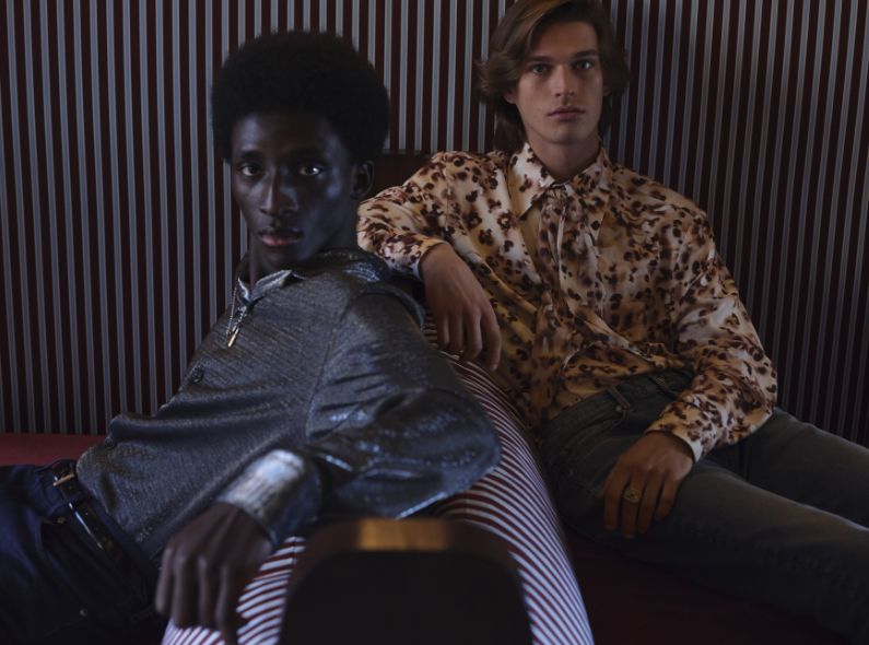 ‘Il Palazzo Experimental’ – ANDREAS ORTNER photographs the BALDESSARINI F/W 2022 campaign with male models Mamadou Diagne and Etienne Robert in Venice, Italy; styling by Daoud Daftari, creative direction by Baldessarini CD Florian Wortman, and grooming b…