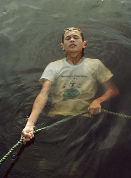 GOSEE ART präsentiert : Daniel Jack Lyons ‘Like a River’ – eine anthropologische Erforschung von Identität, Transformation und Erwachsen werden unter Gemeinschaften im Herzen des Amazonas