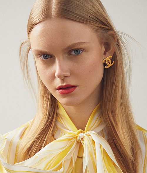 Suzana SANTALAB c/o BIGOUDI, with hair for Athanasiou (photographer : Suzana Holtgrave) and hair & make-up for MARIE CLAIRE Ukraine (photographer : Anja Boxhammer)
