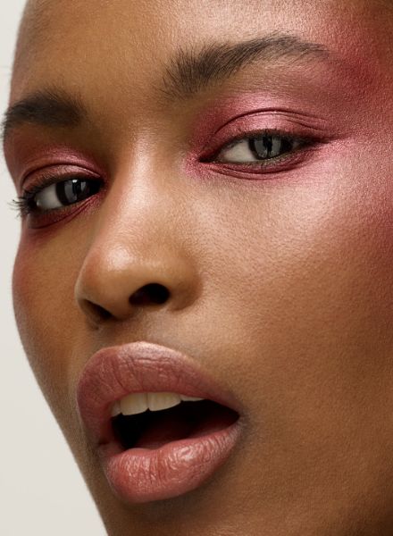 'The Big Switch'- Fotograf Jordan Rossi & Makeup Artist Pablo Rodriguez präsentieren Euch auf GoSee ihre 'VEGAN BEAUTY LOOKS' Frühjahr/Sommer '22