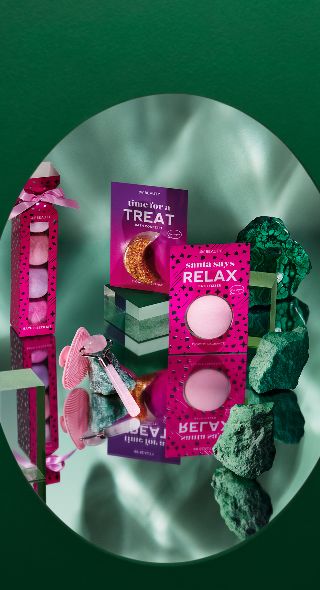 H&M BEAUTY & Fresh Work 'FRACTION' by Linnea APELQVIST (Set Design) & Christoffer DALKARLS (Photography) c/o AGENT MOLLY & CO
