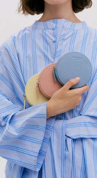 Handbags, wallets and accessories by CHI CHI FAN, photographed by Tobias Wahl – with styling by Hannah GODDE c/o NINA KLEIN AGENCY