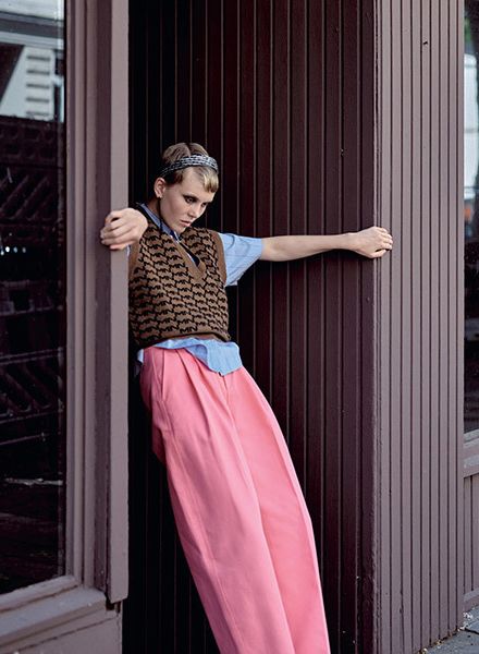 ‘Urbánussikk’ – Nina Kramberger photographs life in the city for GLAMOUR Hungary with hair & make-up by Anja FICHTENMAYER c/o BIGOUDI