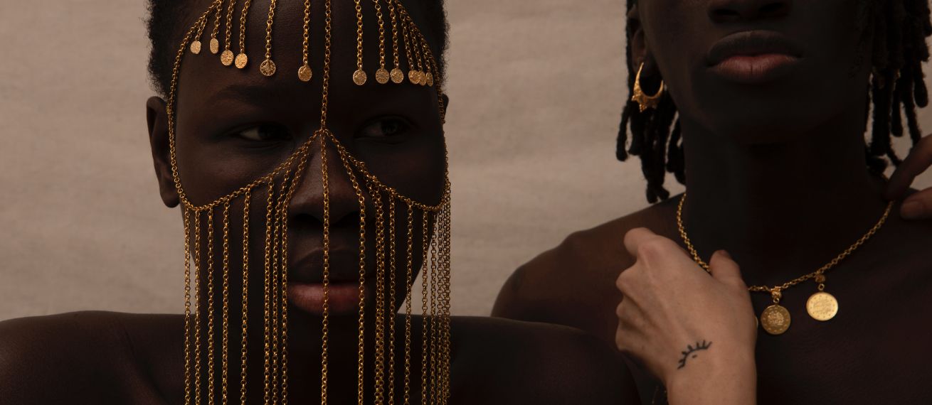Ancient Mesopotamian & Anatolian Symbols - Angelo Lamparelli fotografiert für EFEK by Designer und Stylist Özge EFEK c/o LES ARTISTS by Josef Stockinger