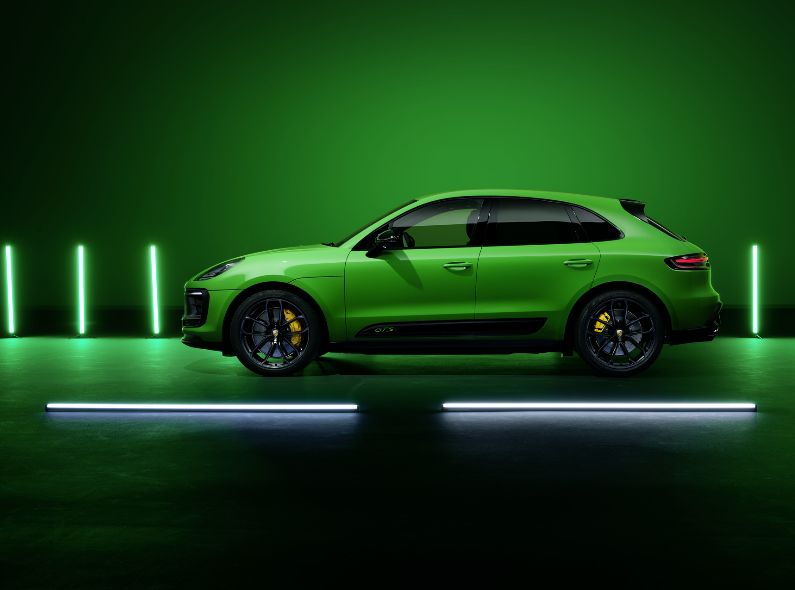 Stärker, schärfer, sportlicher: der neue MACAN GTS in Pythongrün, fotografiert von Victor Jon Goico, und Retouch von STEFAN EISELE POSTPRODUCTION