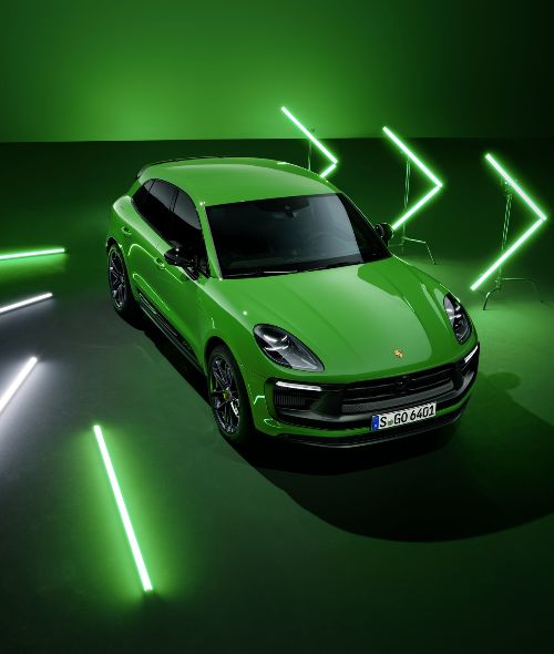 Stärker, schärfer, sportlicher: der neue MACAN GTS in Pythongrün, fotografiert von Victor Jon Goico, und Retouch von STEFAN EISELE POSTPRODUCTION