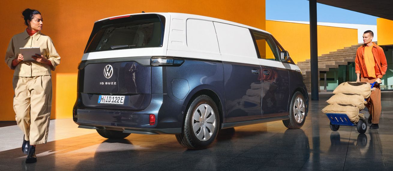 World Premiere ! MARC AND DAVID photograph the VOLKSWAGEN ID.Buzz Cargo