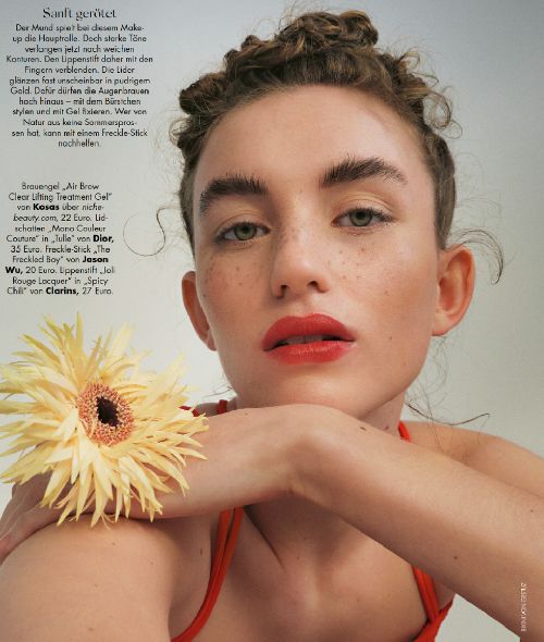 Beauty Story 'Leise Töne' und das  'Ganz bei mir'-Editorial - beides fotografiert von RAMONA REUTER für die MYSELF