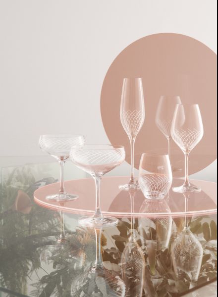 Crystal Silhouettes - Heidi LERKENFELDT c/o STILLSTARS fotografiert für ROSENDAHL, Styling Monica Cetti
