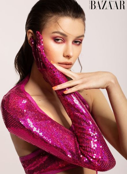 'It's All In The Vibes' - hier zeigen wir Euch das turkmenische Model und Wahl-New Yorkerin Renata GUBAYEVA C/O LOUISA MODELS mit ihrem hinreissenden Beauty-Editorial für die HARPER'S BAZAAR Vietnam Mai 2022, fotografiert von Quintin and Ron