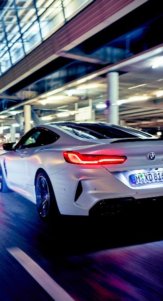 DAVID BREUN : Ein wilder Ritt durch die Münchner Nacht mit den BMW M4 / M8 Competition für die Coverstrecke des neuen RAMP MAG #57 – Geht's noch?